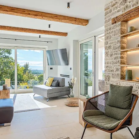 Semesterbostad Regina Markovac